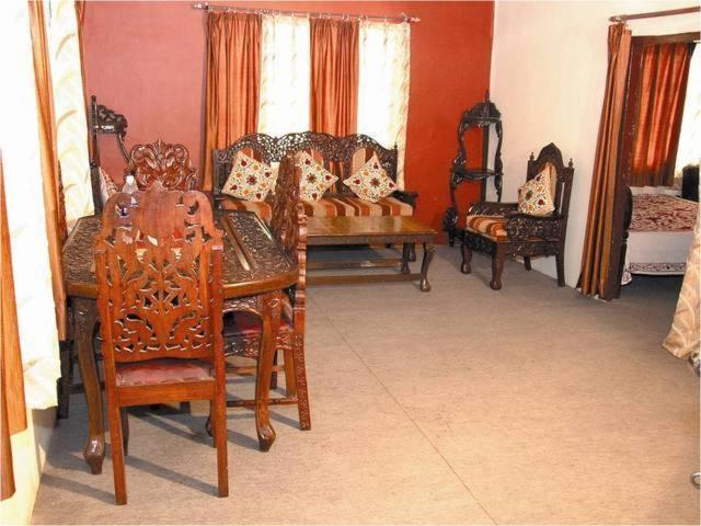 Hotel Surya Kiran Mussoorie Cameră foto